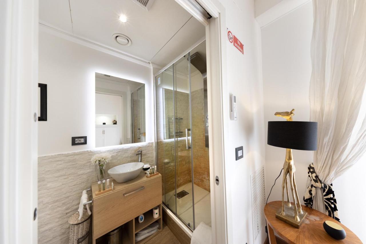 Barcaccia Luxury Suites โรม ภายนอก รูปภาพ