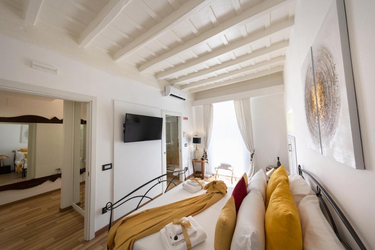 Barcaccia Luxury Suites โรม ภายนอก รูปภาพ