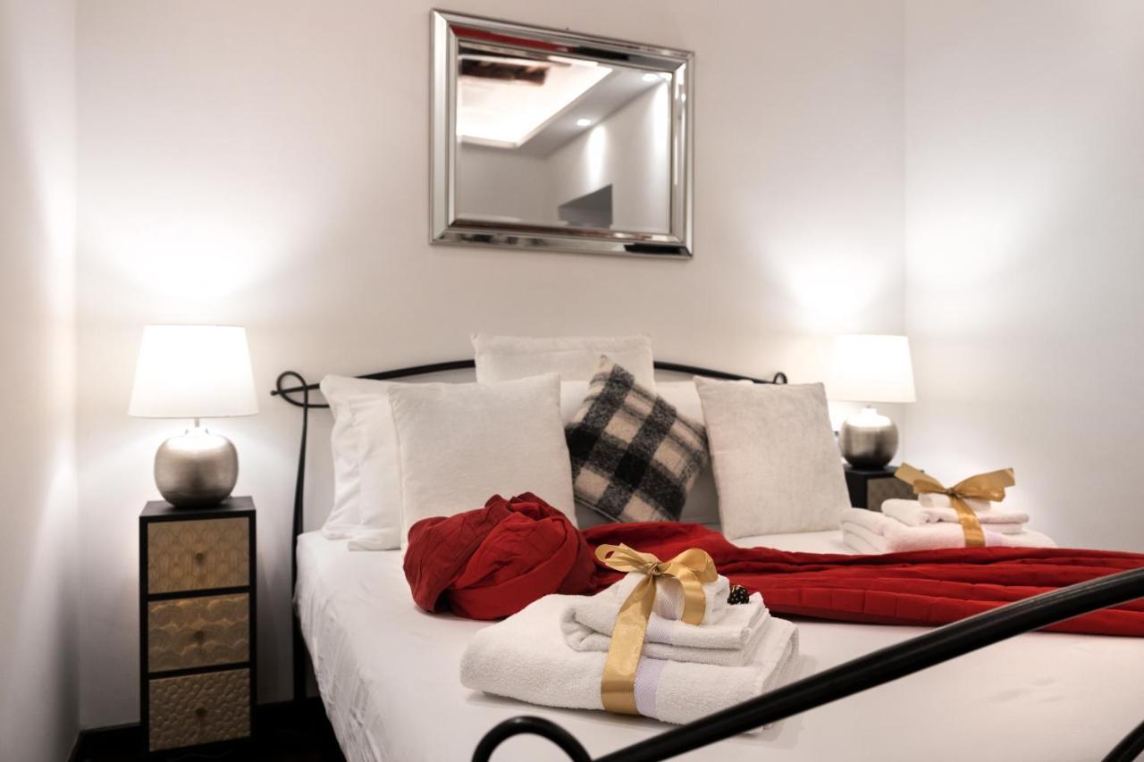 Barcaccia Luxury Suites โรม ภายนอก รูปภาพ