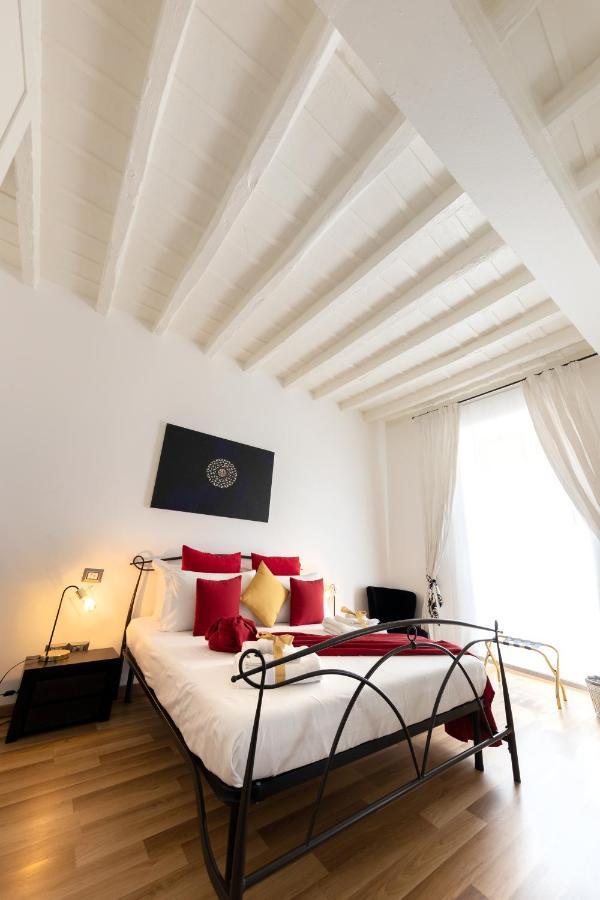 Barcaccia Luxury Suites โรม ภายนอก รูปภาพ